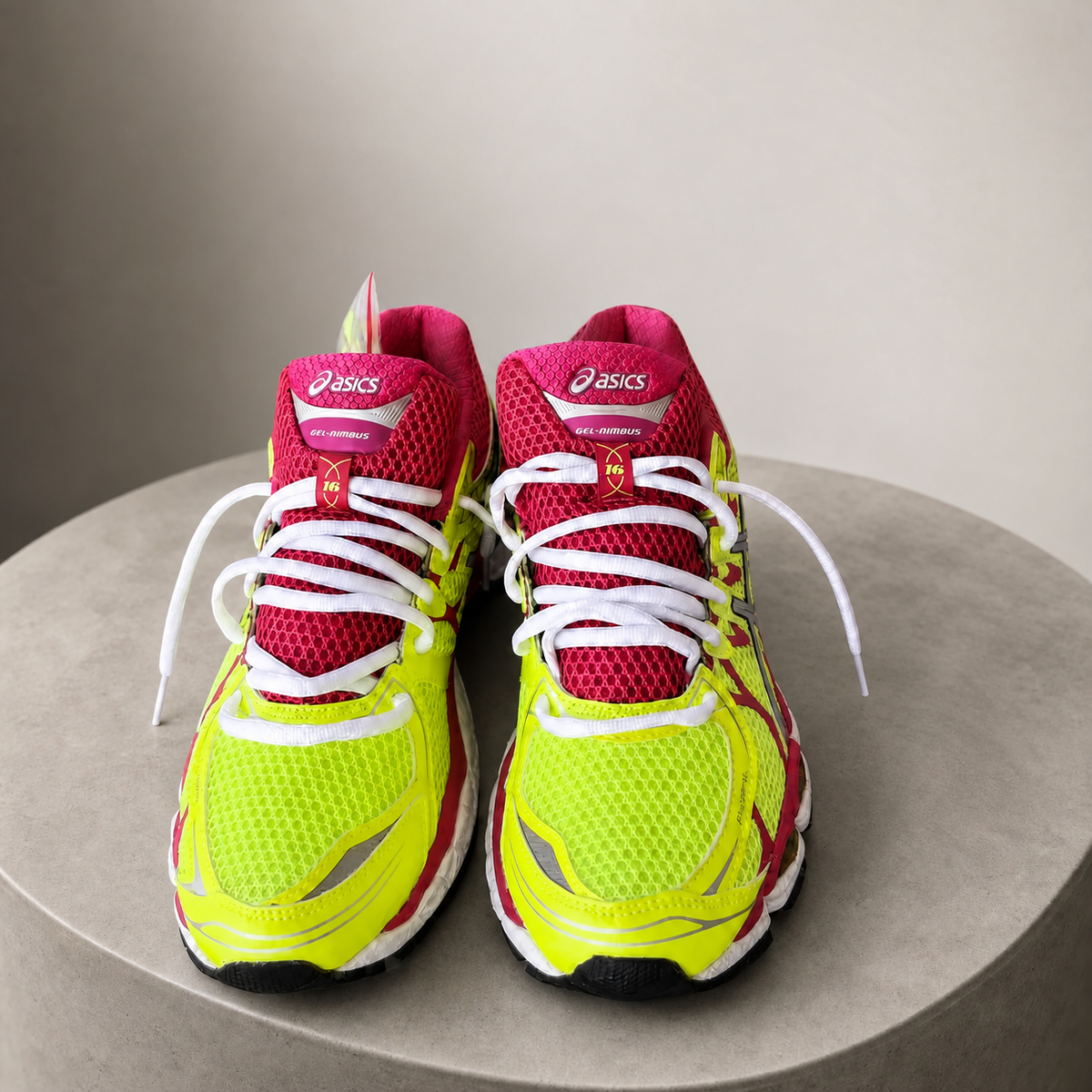Gel Nimbus 16 Running