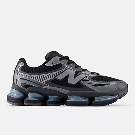 New Balance 2000 BLACK